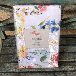 Floral Oblong Tablecloth 60”X104” Indoor / Outdoor Spillproof NEW